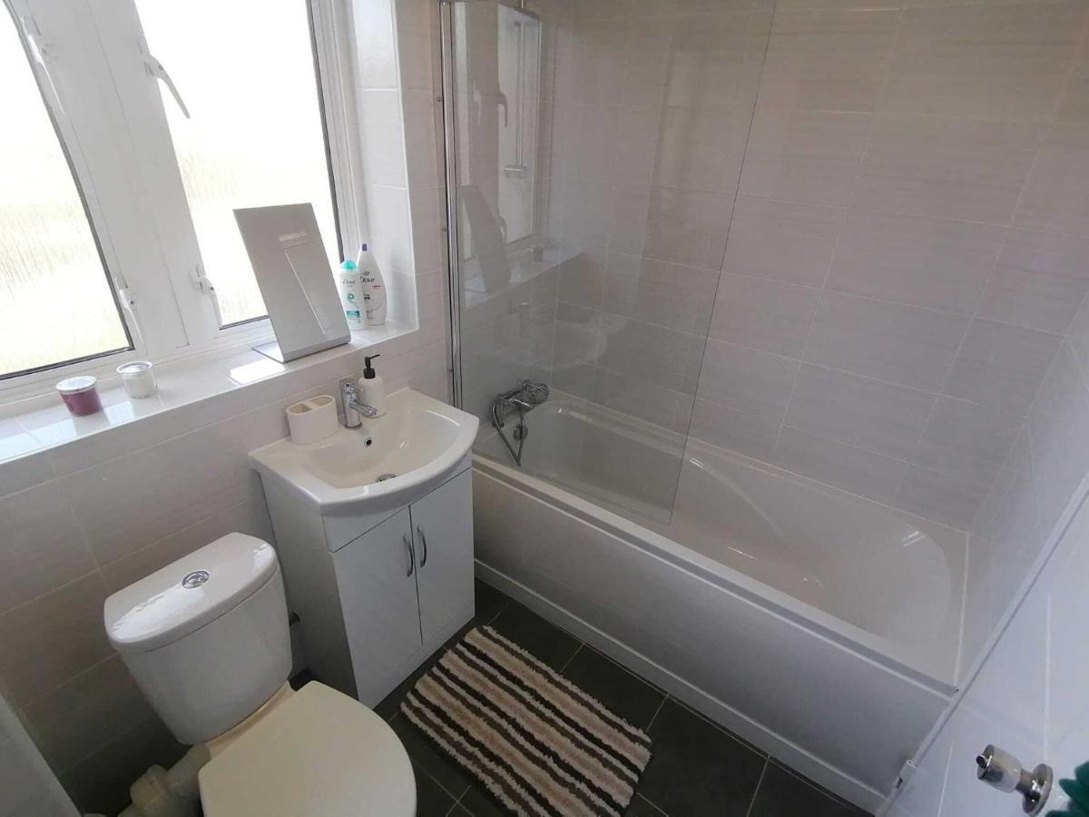 White City Apartment, Your London Stay Екстер'єр фото