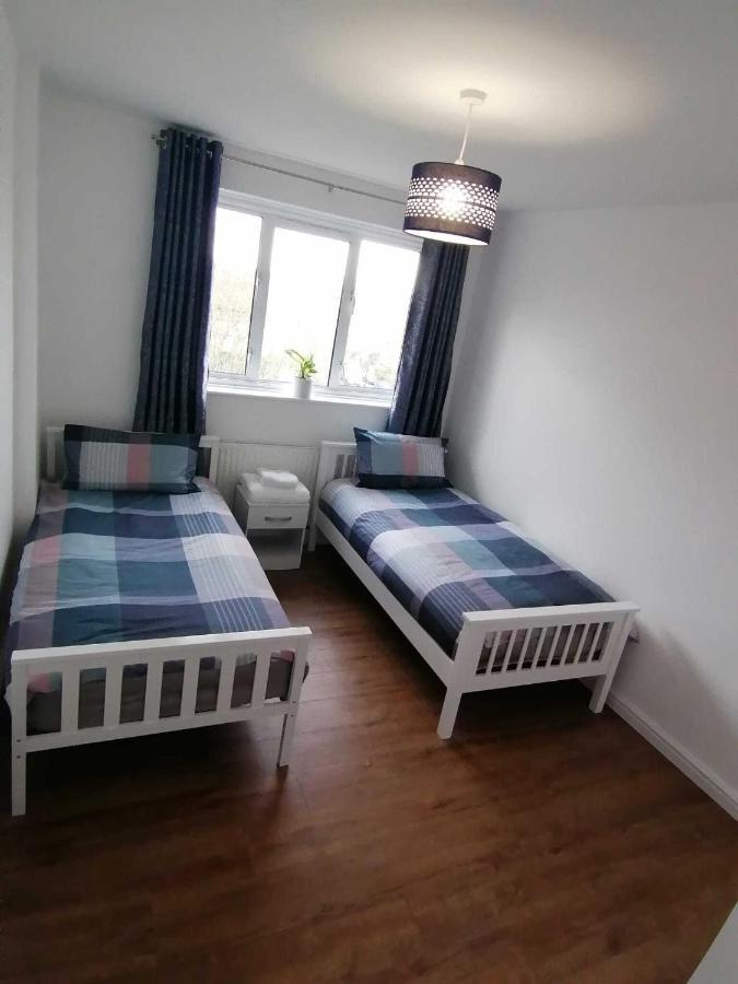 White City Apartment, Your London Stay Екстер'єр фото
