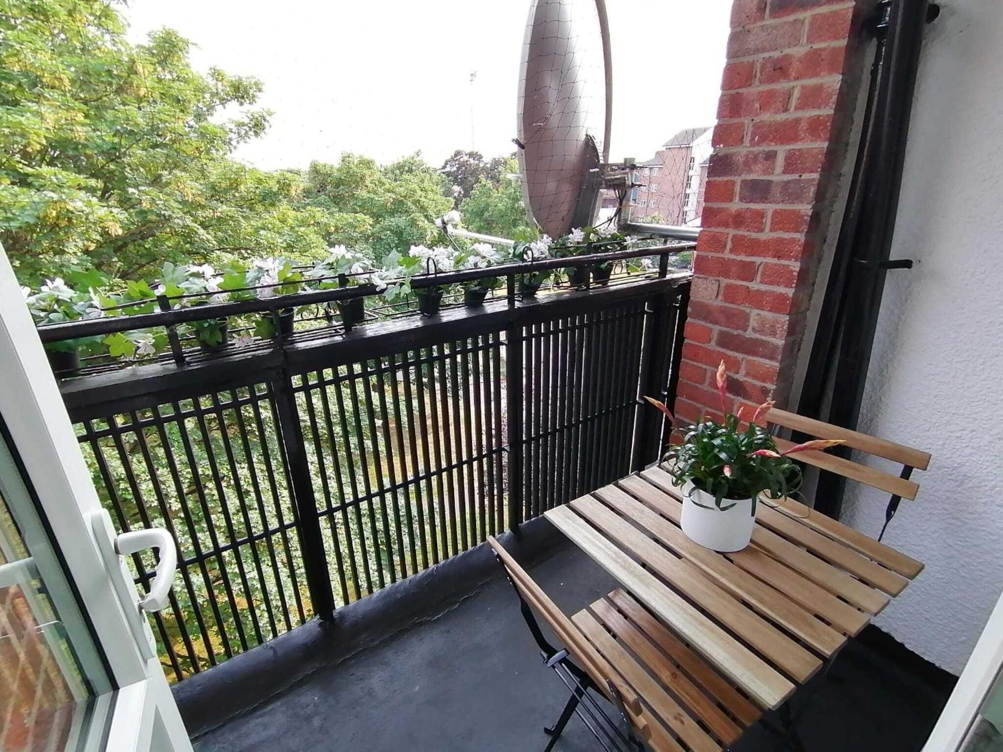 White City Apartment, Your London Stay Екстер'єр фото